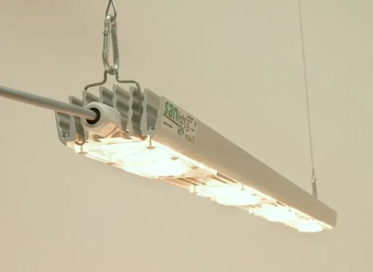 LED Sanlight S4W aufgehangen
